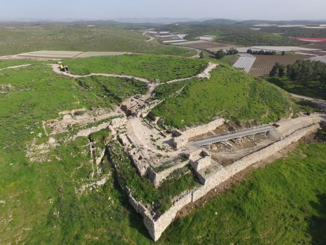  The World Can Now See Evidence of King Hezekiah’s Bible Times City Gate
